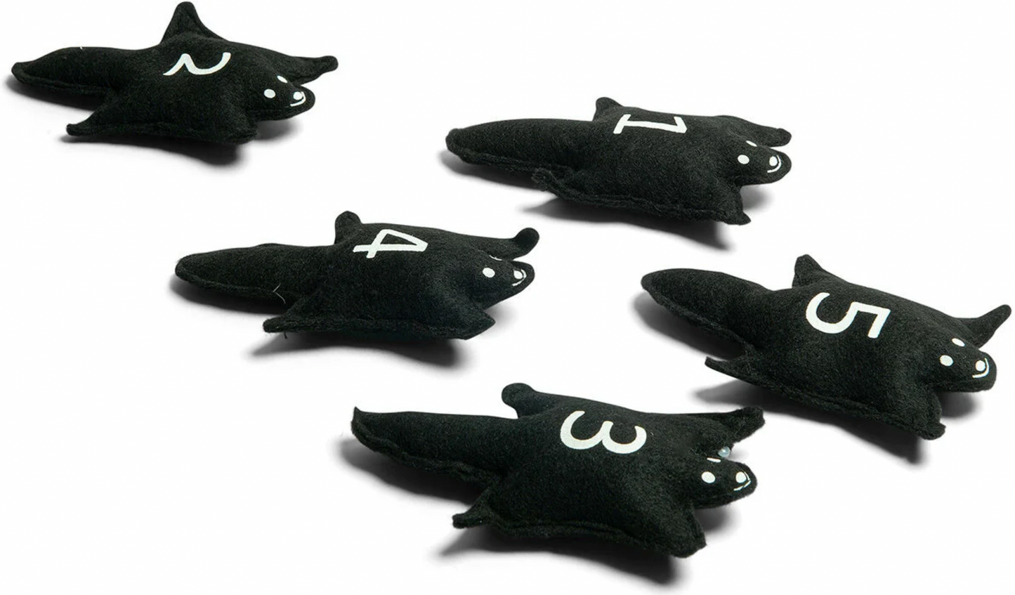 Active outdoor game - Squirrel Parachutes